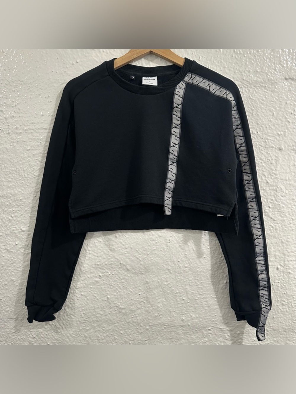 Gymshark 24/7 Cropped Workout Sweater Womens S Athletic Yoga Gym Black Pullover